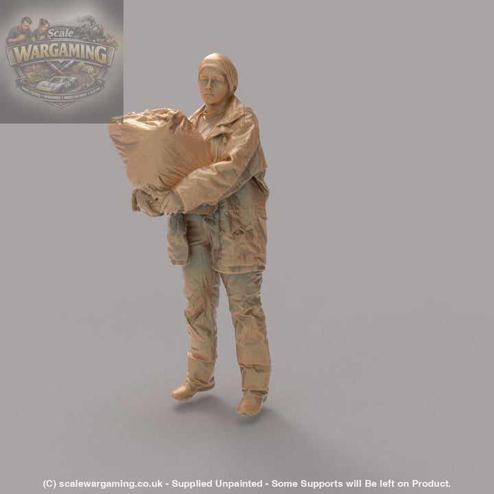 MM1401 Female carrying Rubbish bag Figure
