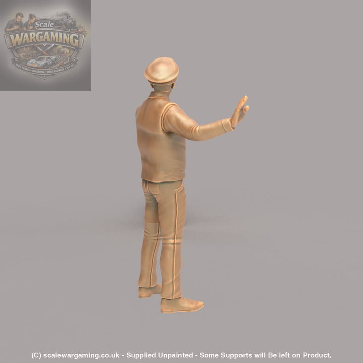 MM173 Traffic Policeman Directing Traffic Figure