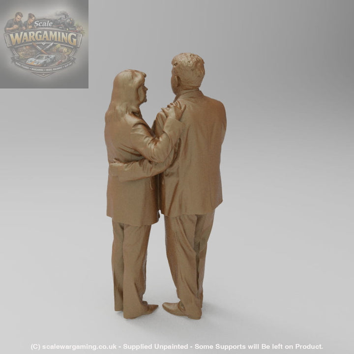 SW2040 Elderly Couple Holding Hands - Figure