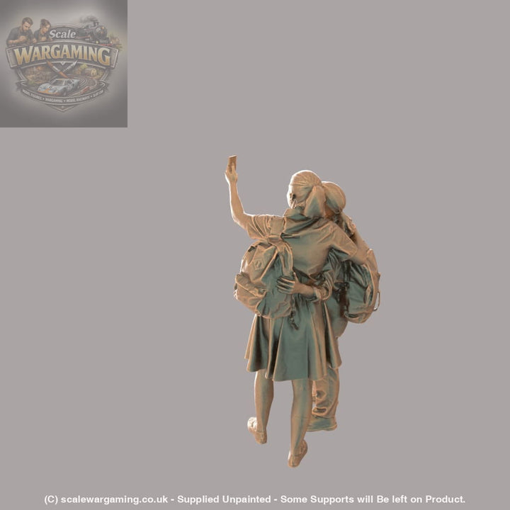 MM2102 2 School Girls selfie Figure