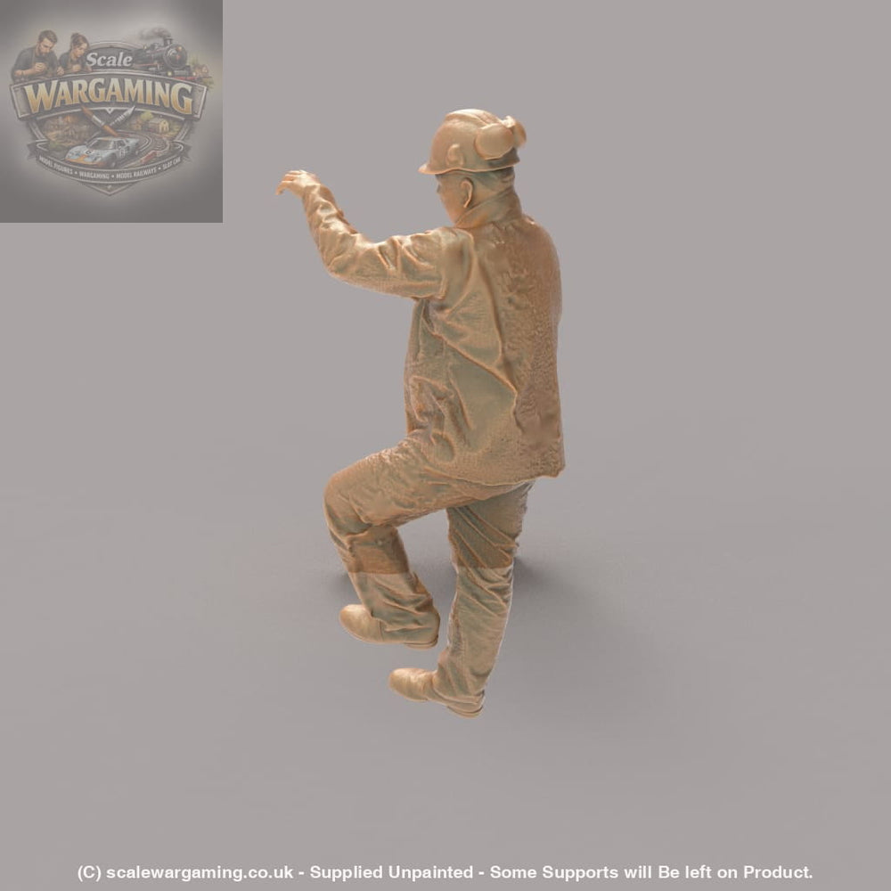 MM2106 Maintenance worker Climbing Ladder Figure