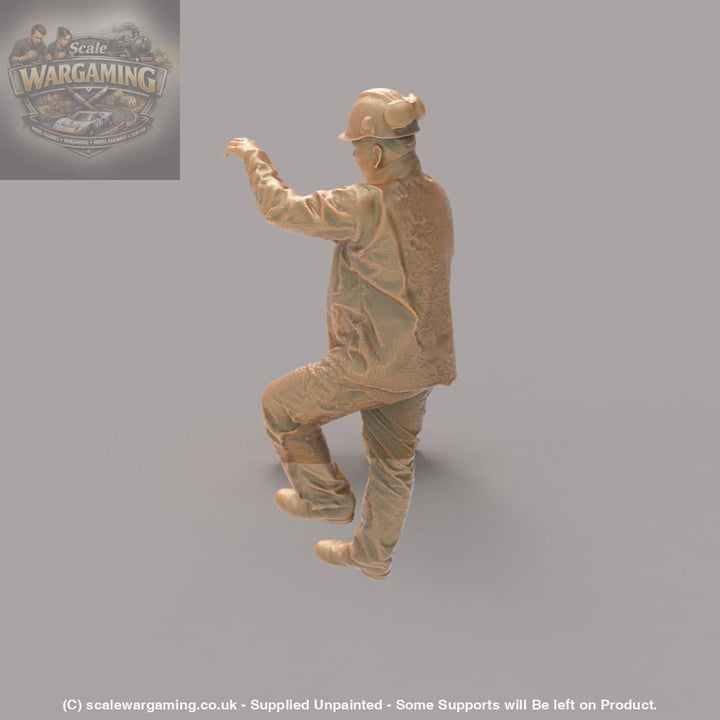 MM2106 Maintenance worker Climbing Ladder Figure