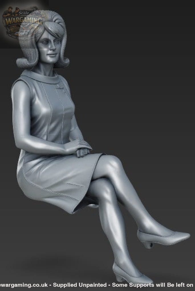 SW2165 1960 Beehive Women 7 - Figure