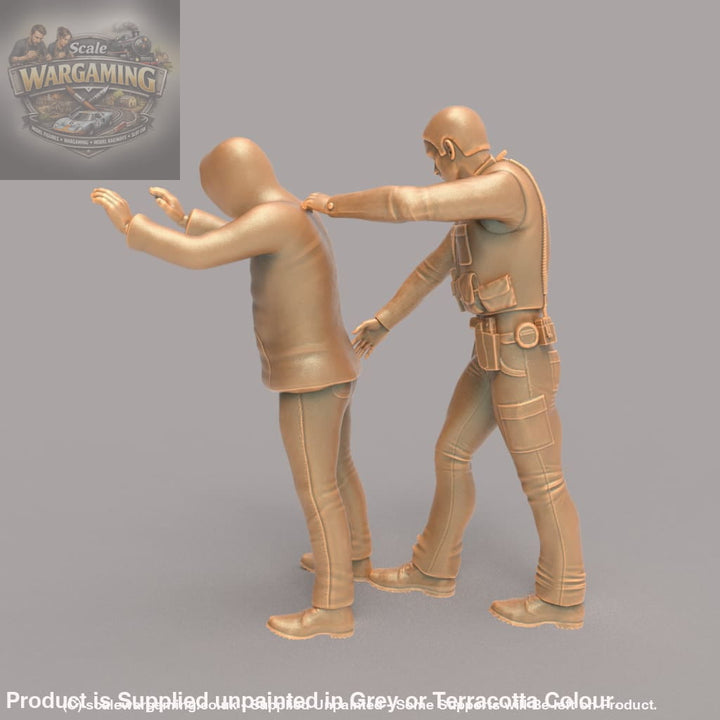 MM265 Police Officer Arresting Suspect Figure