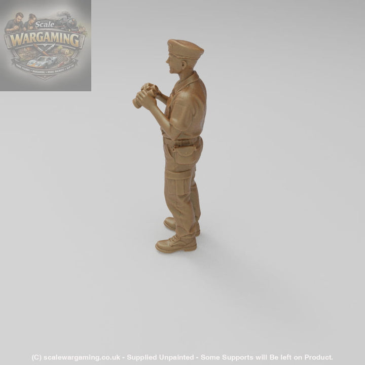 SW3061 Modern Royal Navy Female with Binos - Figure