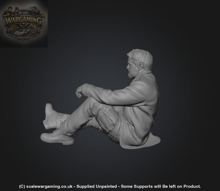 SW3103 Farmer Sitting - Figure