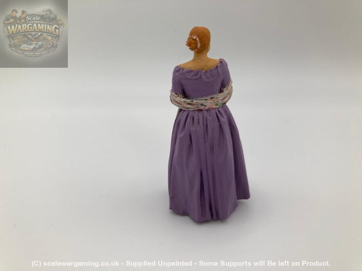 132s-0125 Elegant 1900’s Lady Figure