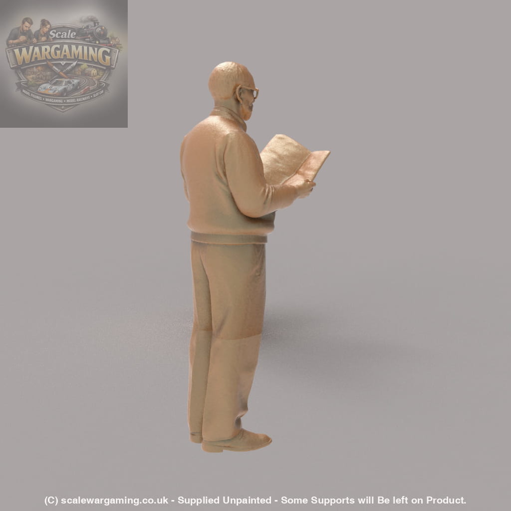 SW4320 Old Fella reading Paper - Figure