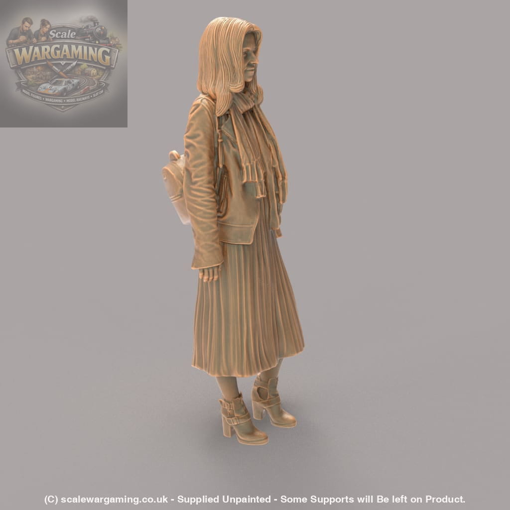 MM485 Very Smart Young lady in Jacket with Handbag Figure