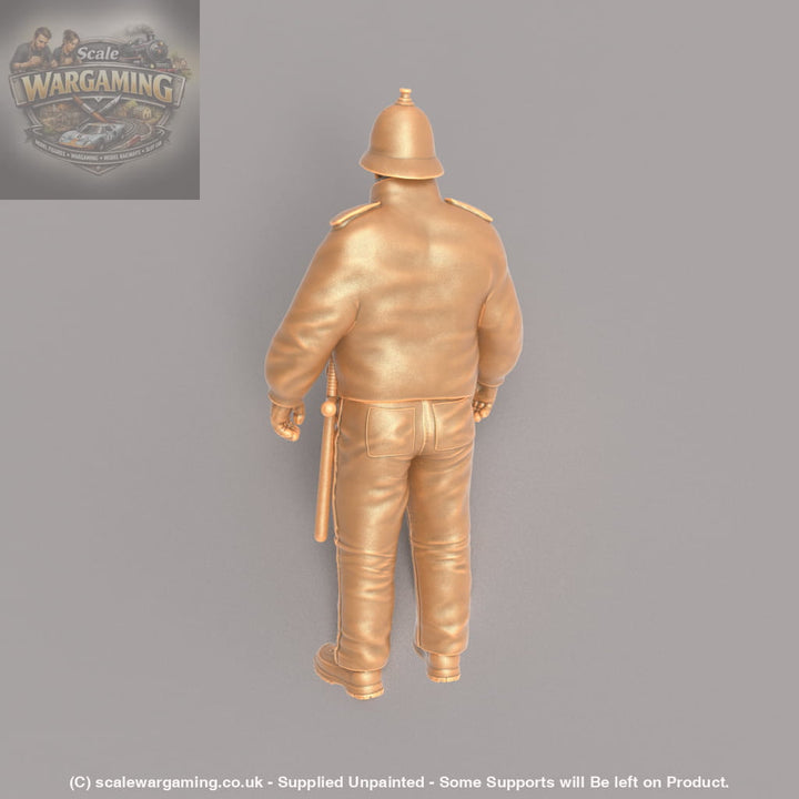 MM593 Police Officer Tall Helmet Figure