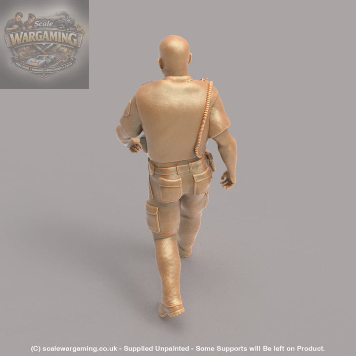 MM800 Policeman walking Figure