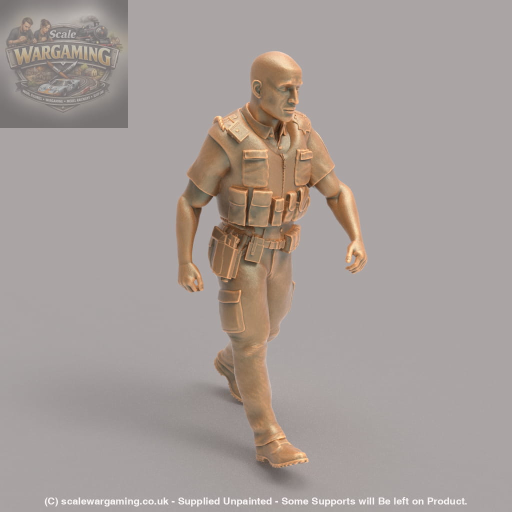 MM800 Policeman walking Figure