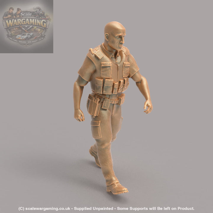 MM800 Policeman walking Figure