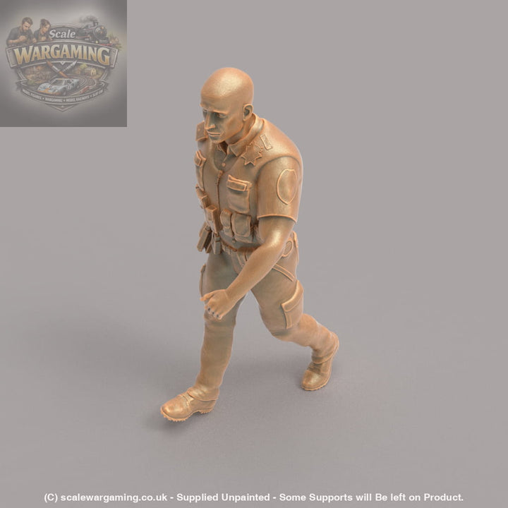 MM800 Policeman walking Figure