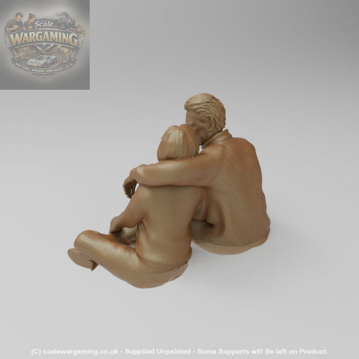 SW8040 Timeless Older Couple sitting on Floor - Figure