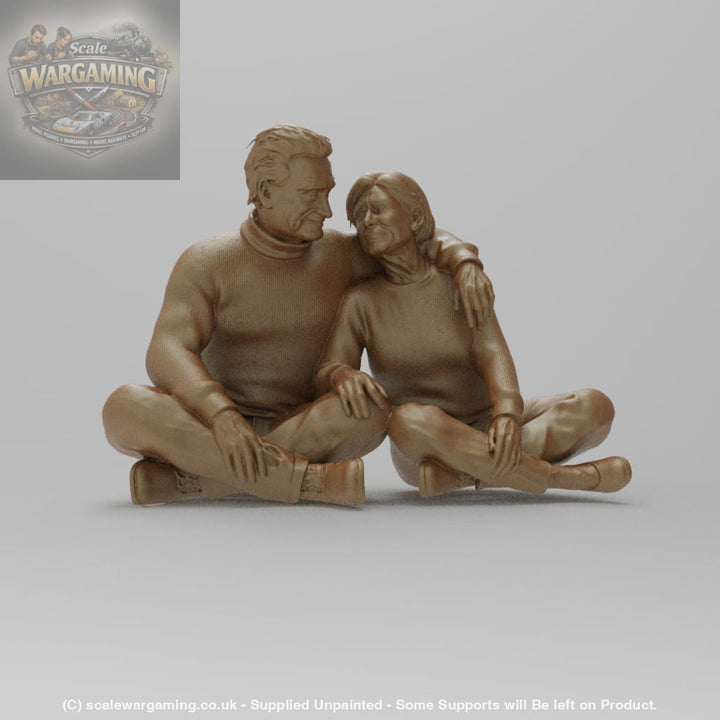 SW8040 Timeless Older Couple sitting on Floor - Figure