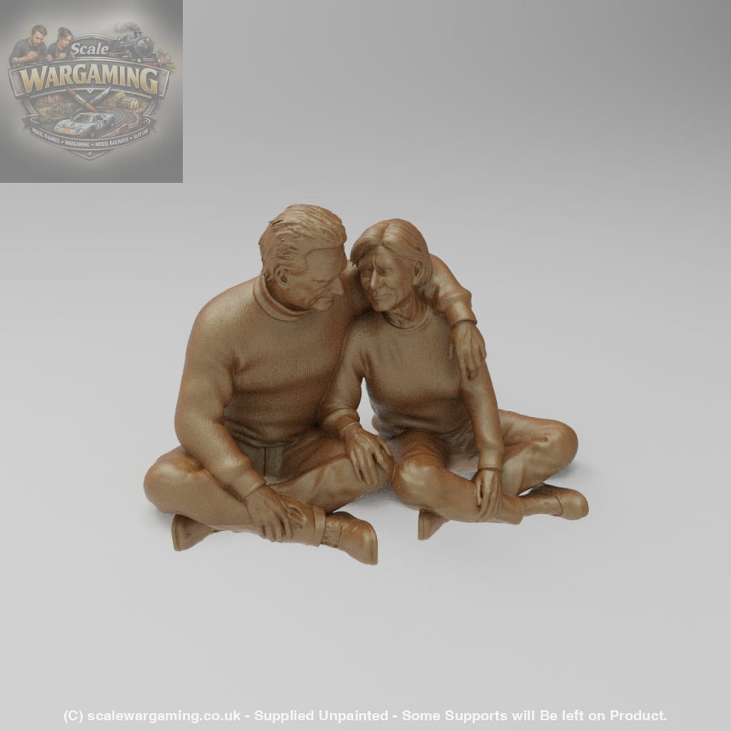 SW8040 Timeless Older Couple sitting on Floor - Figure