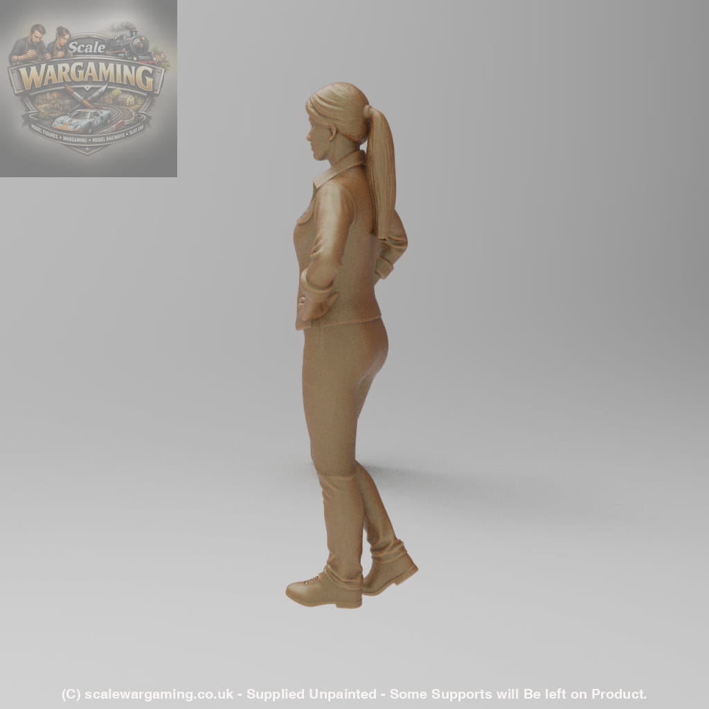 SW8045 Young girl hands on hips - Figure