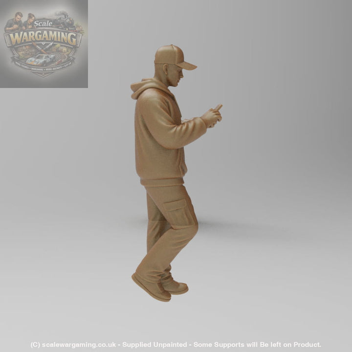 SW8046 Male and phone - Figure