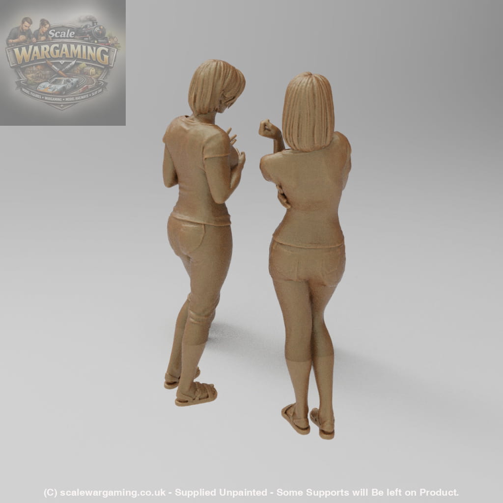 SW8058 2 Female Teenagers talking - Figure