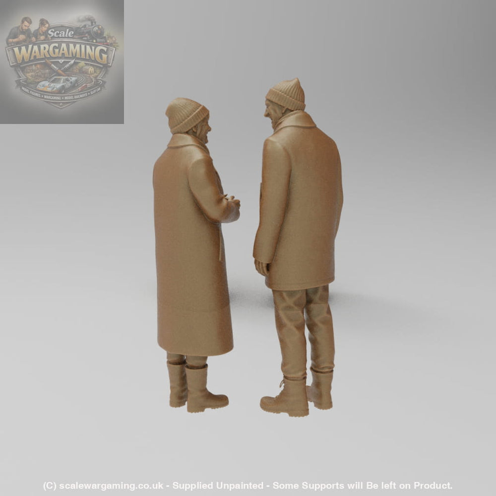 SW8064 2 Pensioners in winter coats - Figure