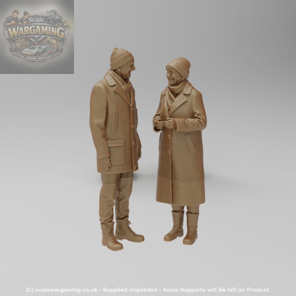 SW8064 2 Pensioners in winter coats - Figure