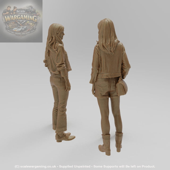 SW8160 2 girls chatting - Figure