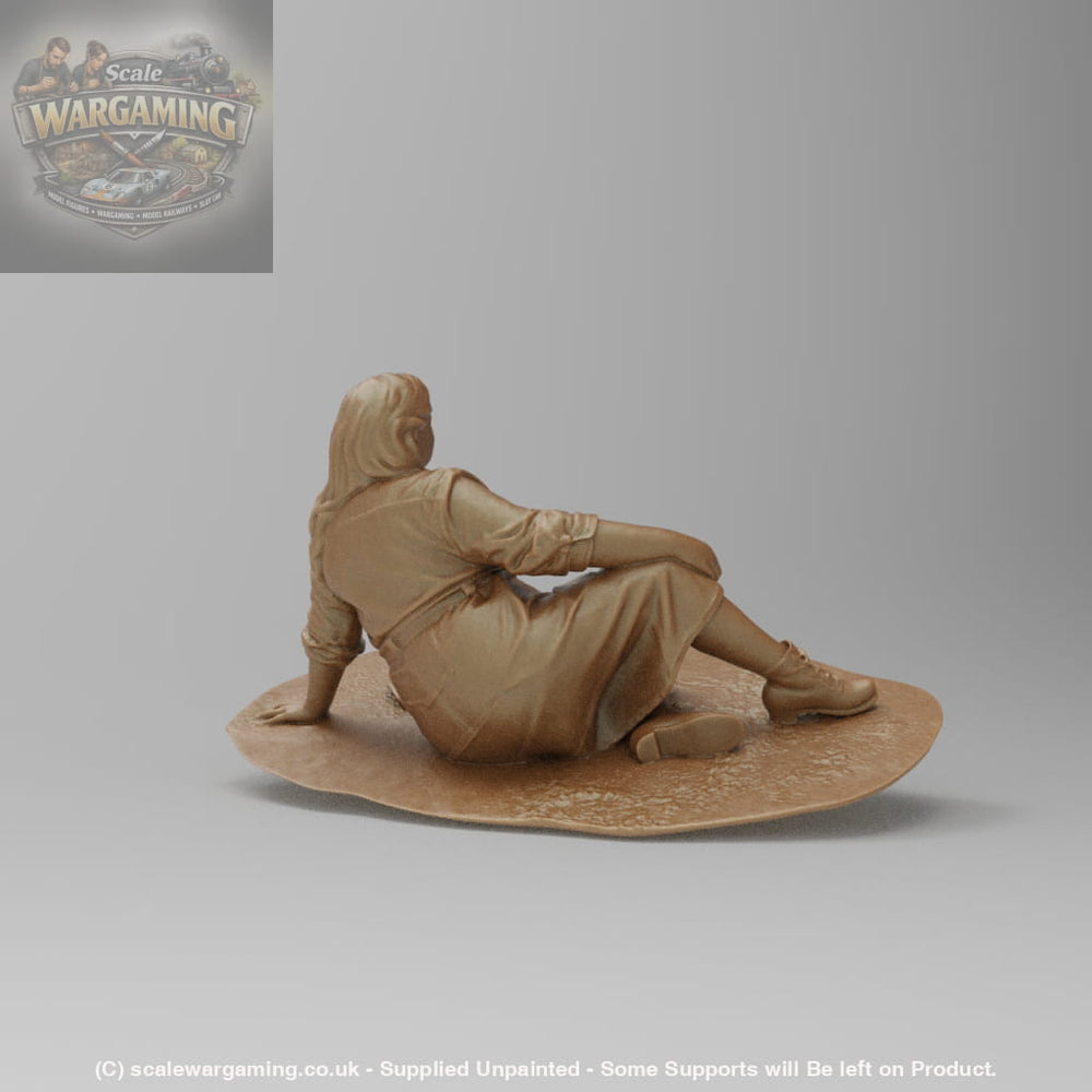 SW8175 Farm Girl Having a Rest - Figure