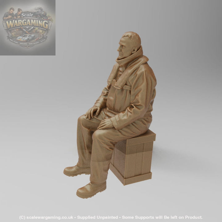 SW8189 Male Dockside worker sitting - Figure