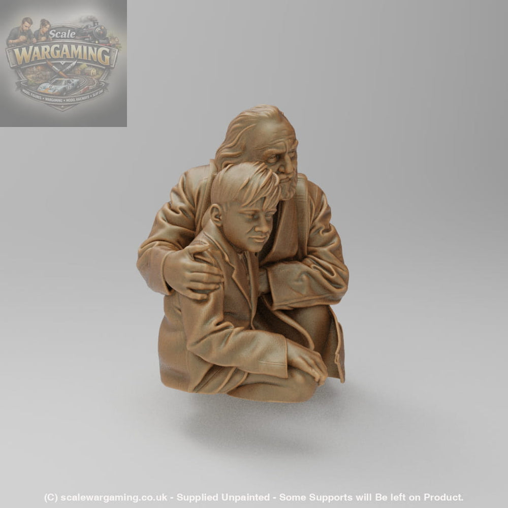 SW8220 WW2 Male with Boy Scared and Hideing - Figure