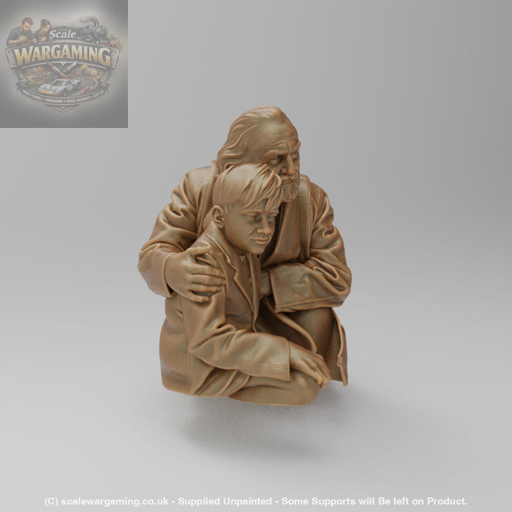 SW8220 WW2 Male with Boy Scared and Hideing - Figure