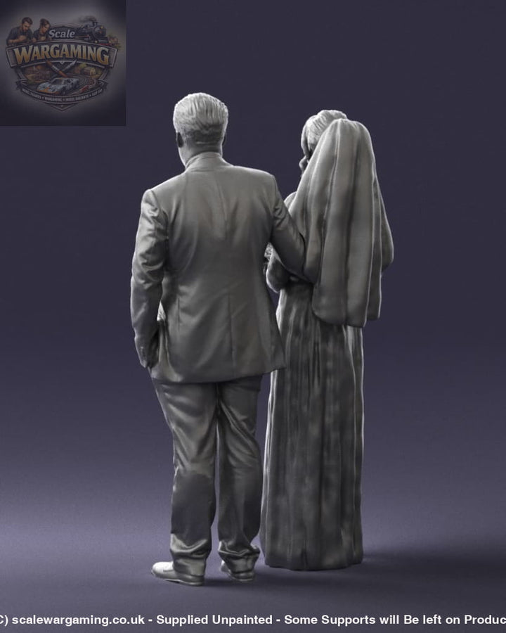 Mm868 Father And Bride With Bouquet Of Flowers Figure