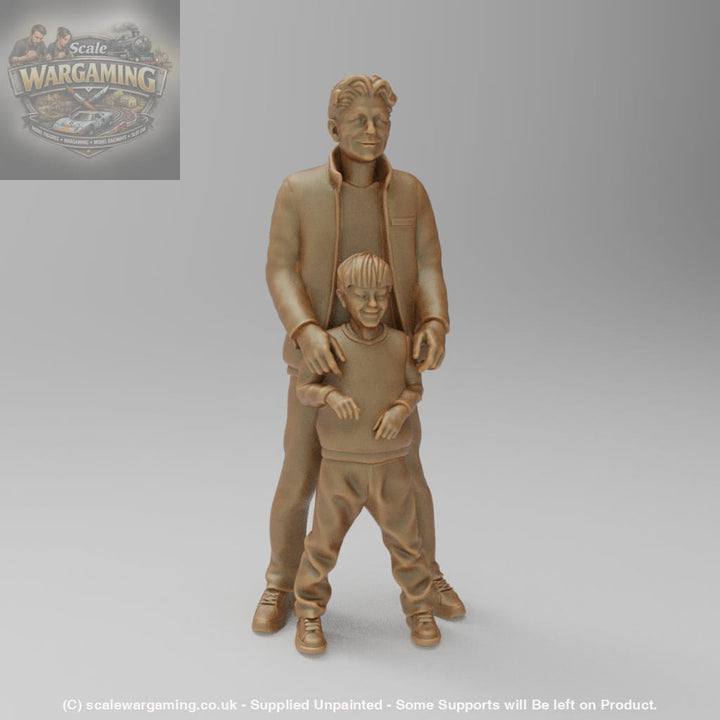 SW881 Father with Son Standing in front - Figure