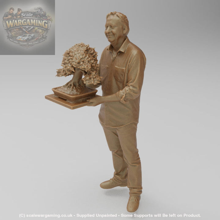 SW9038 Man with Bonsai Tree - Figure