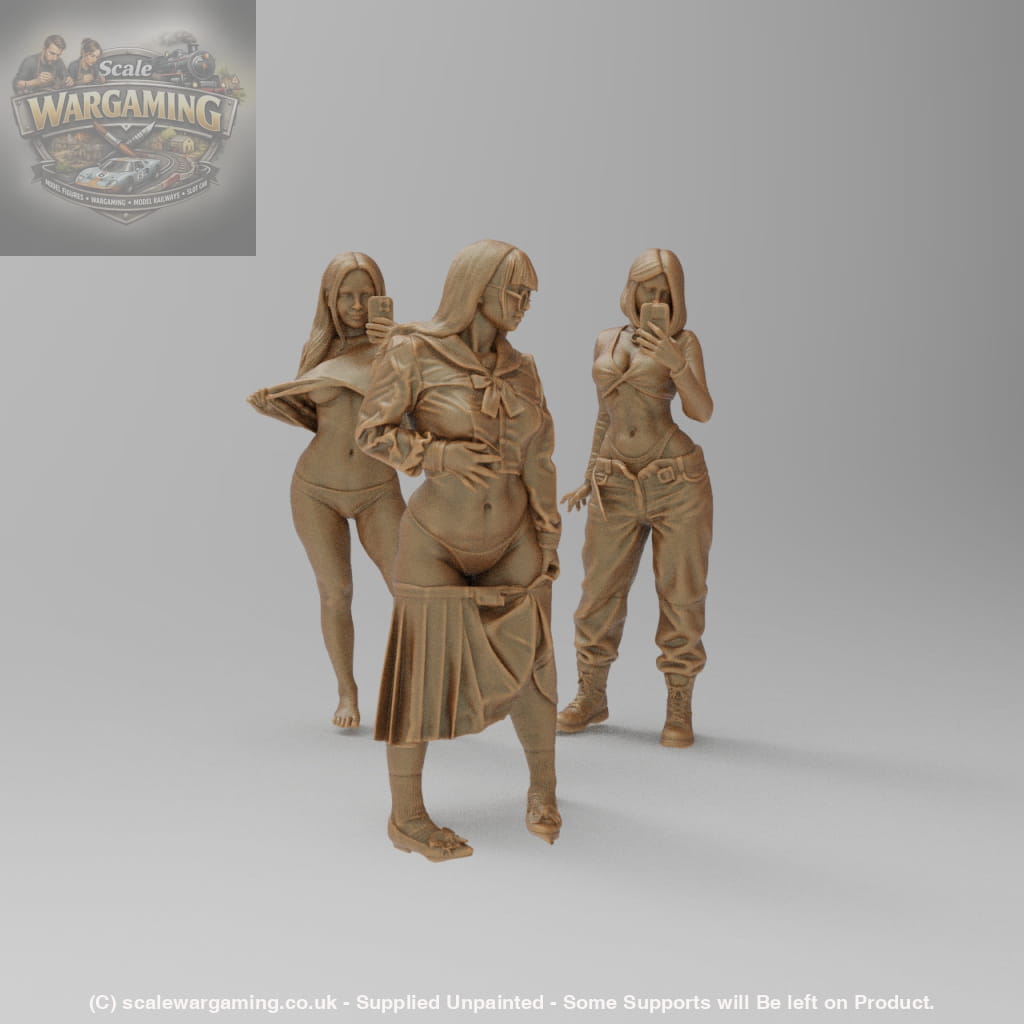 SW9089 3 Girls Posing for Pictures - Figure