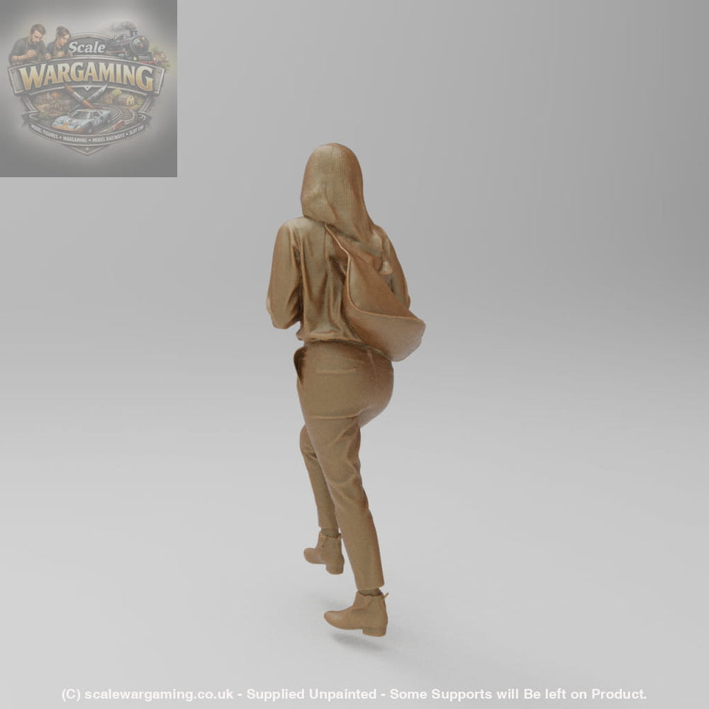 SW9123 Girl with coffee on stairs - Figure
