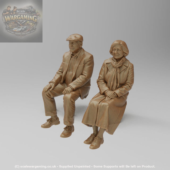 SW9186 Old Couple Sitting - Figure