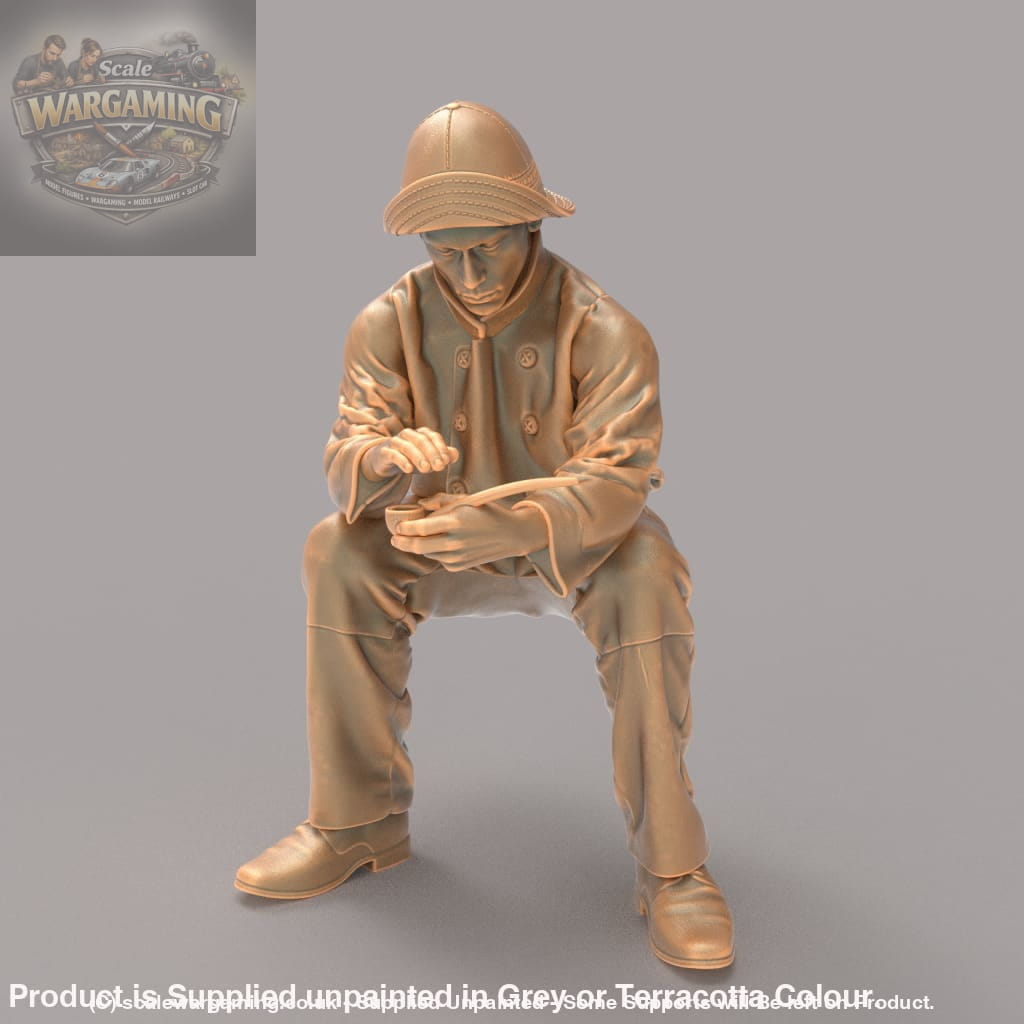 MM940 Fisherman sitting with clay pipe Figure